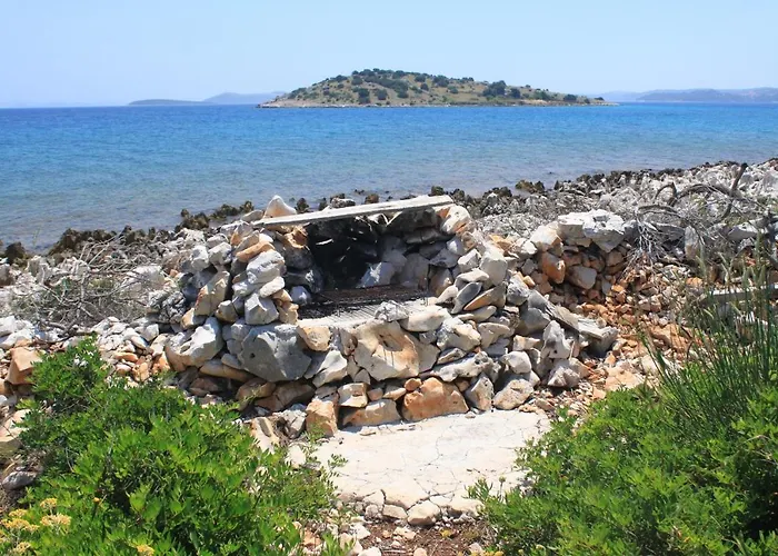 Дом отдыха Secluded Fisherman's Krknata, Dugi Otok - 8150 *